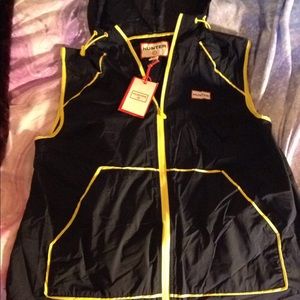 HUNTER brand windbreaker navy vest w/hood NWT sz M
